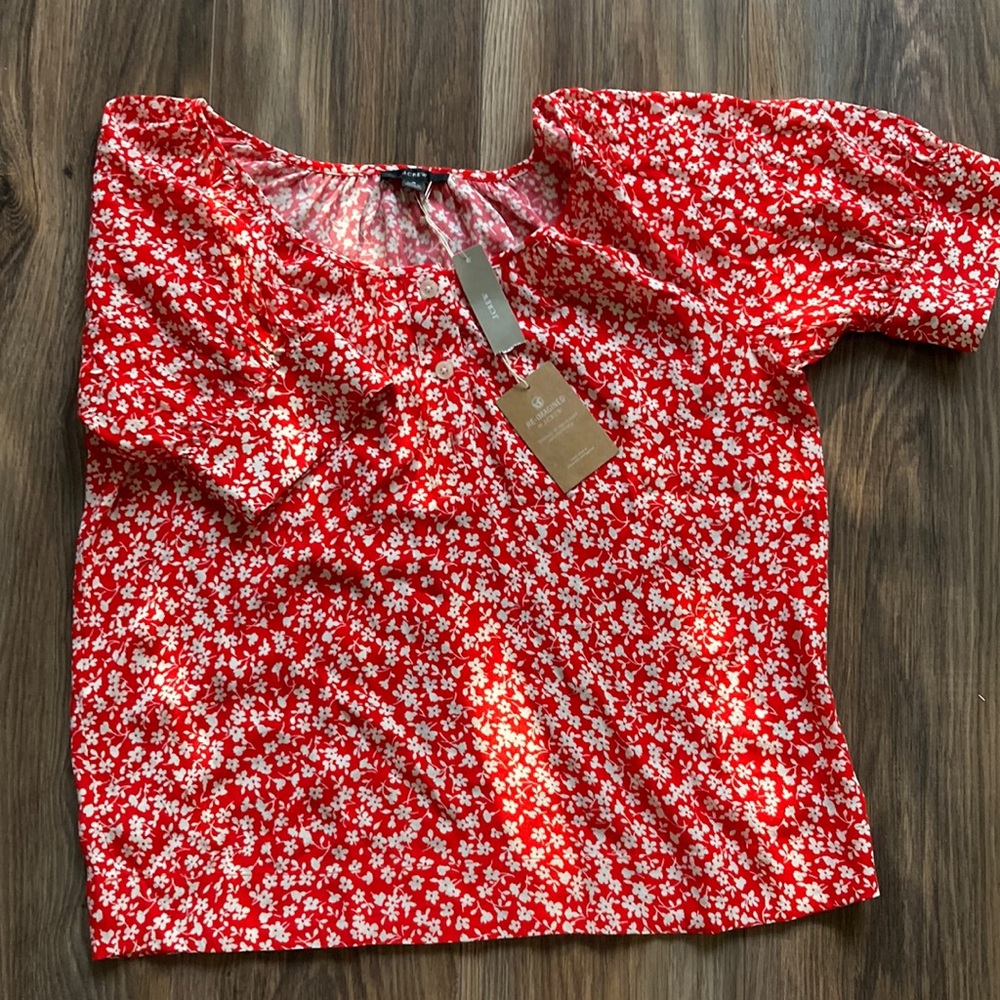 NWT.  J.Crew Scoopneck Blouse in Tossed Bouquet
